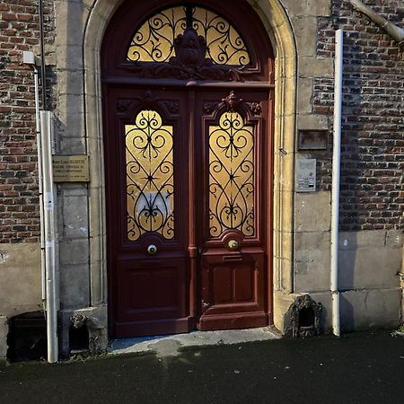 Superbe T2 A 200M De La Place Ducale Charleville-Mezieres Exterior foto