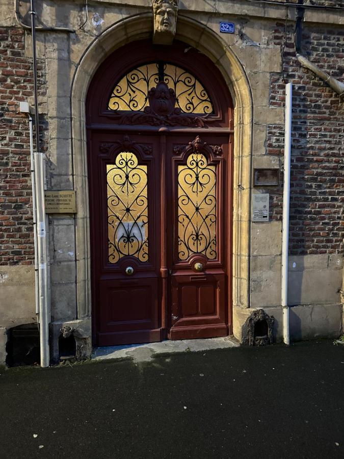 Superbe T2 A 200M De La Place Ducale Charleville-Mezieres Exterior foto